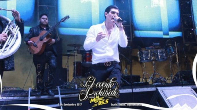 Adriel Favela en el Evento Prohibido