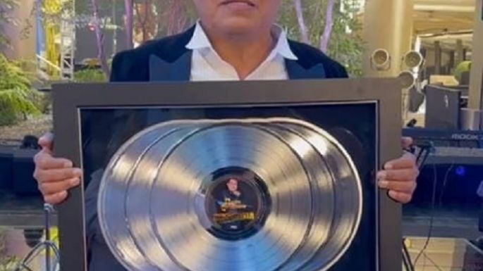 Rayito Colombiano recibe Disco Platino quíntuple
