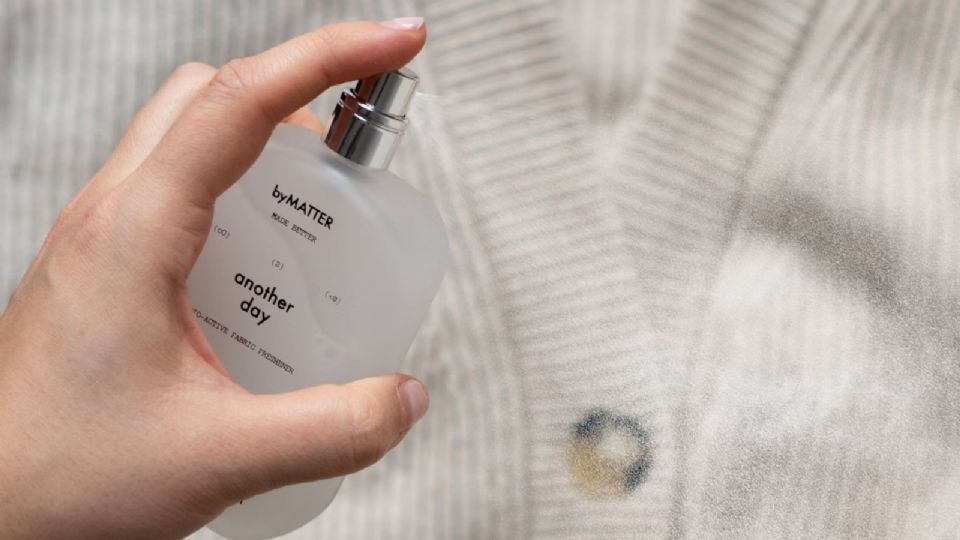 ¿Cómo hacer que tu ropa huela a perfume?