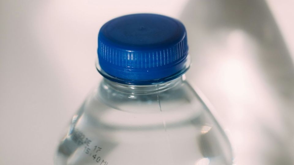 Riñones: ¿Es bueno o malo consumir agua mineral?