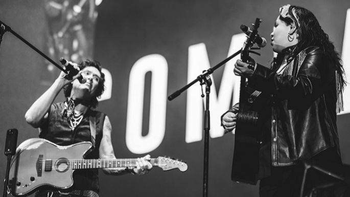 Vivir Quintana y Caifanes entonan “Canción sin miedo” ante 65 mil personas