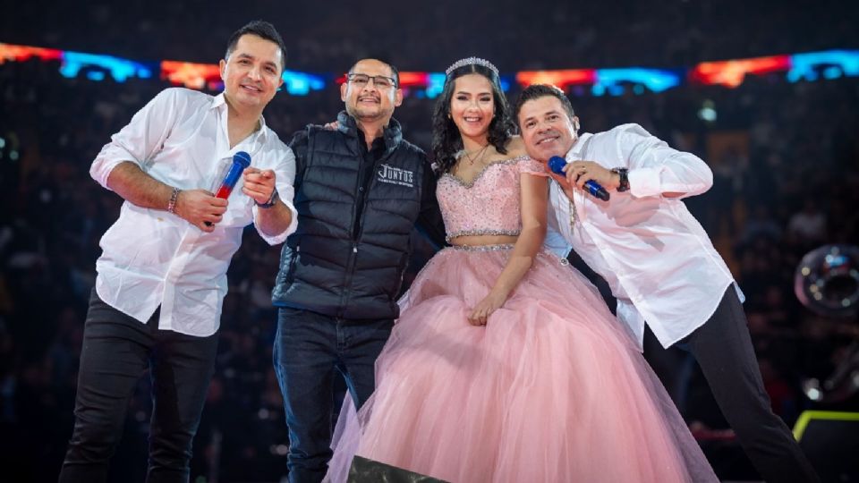 Así fue la noche mágica de una quinceañera en el concierto de Josi Cuen y Jorge Medina.