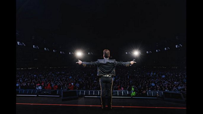 Alejandro Fernández vuelve a hacer historia en el Estadio GNP Seguros