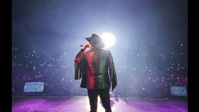 Julión Álvarez cierra con gran éxito su primera gira por Centroamérica