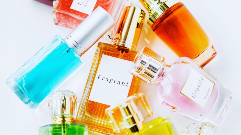 Estás cinco fragancias combinan calidez y misterio para quienes buscan un aroma espiritual y envolvente.