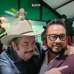 Eliseo Robles festeja su cumpleaños rodeado de grandes leyendas