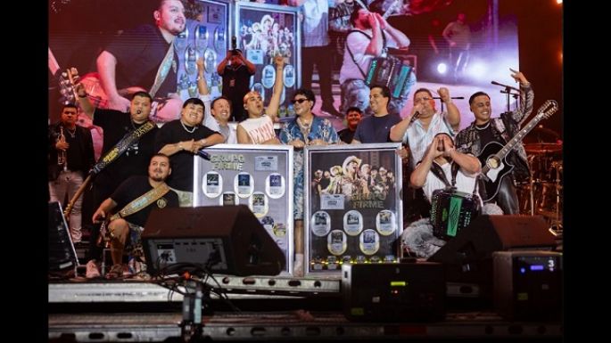 Grupo Firme celebra múltiples reconocimientos por parte de AMPROFON