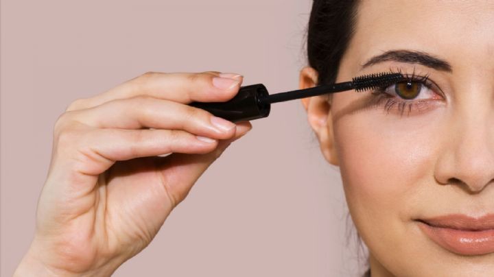 Las 3 máscaras de pestañas que nutren y dejan una mirada de impacto, según la IA