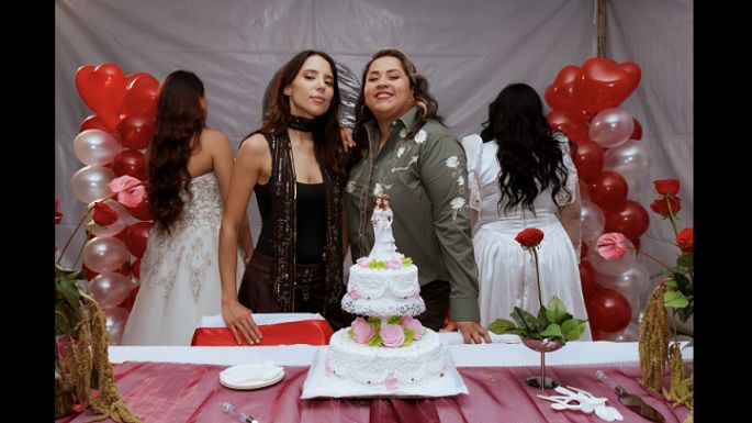 Descubre el video “Enamorada” de Vivir Quintana y Majo Aguilar en YouTube