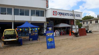 ¡LA GALLINA DE LOS HUEVOS DE ORO! de La Mejor