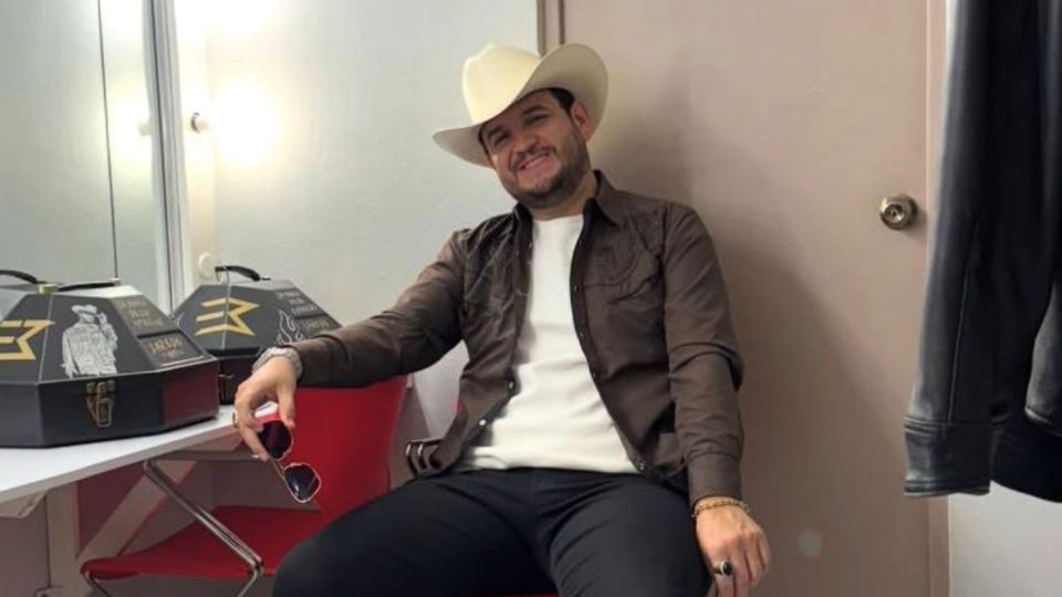 La canción de Edén Muñoz refleja el dolor del abandono y la nostalgia de un amor perdido.