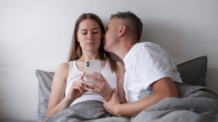 Del Ghosting a la Manosfera: 5 tendencias en redes que afectan tu vida sexual