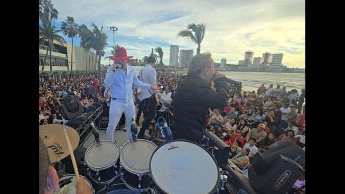 Ruge El Felino Farid Aun en el Carnaval de Mazatlán 2026