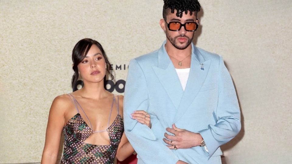 Bad Bunny y su prometida, Gabriela Berlingeri son captados juntos en Autralia