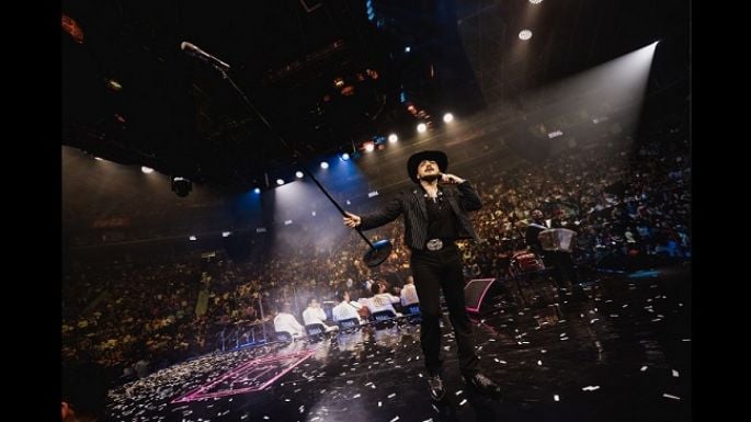 Christian Nodal hace historia en la Arena Monterrey